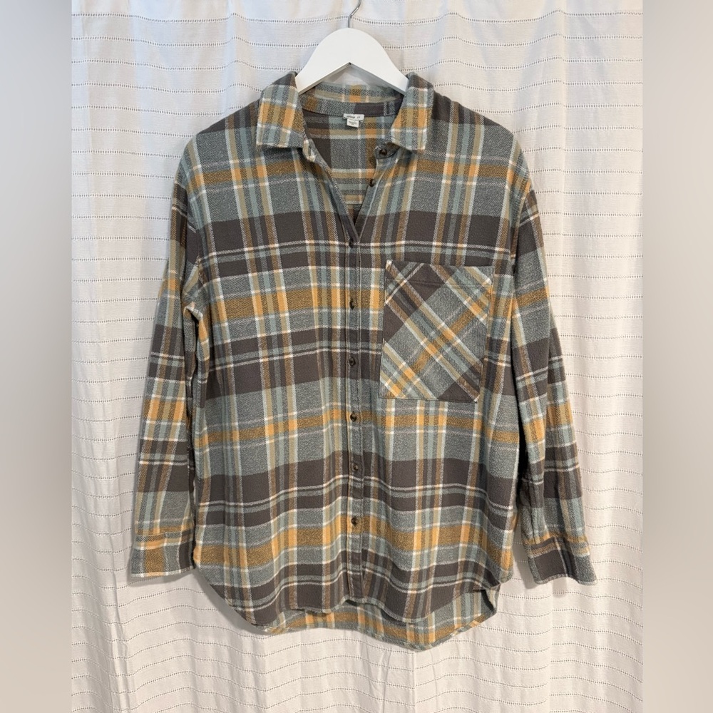 Aerie Oversized Gray & Gold Plaid Button Down Flannel Shirt Size Small